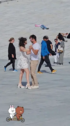 Kurs tańca na swiezym powietrzu. #dance #dc #date #Summer #vibes  Walaszek i spółka z.o.o  heheszki. Wlaszkowane 😛🤪😝😂