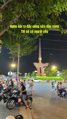 Nghe nói cuối tuần ra đây sẽ có người yêu #thudaumot #vulangthang 