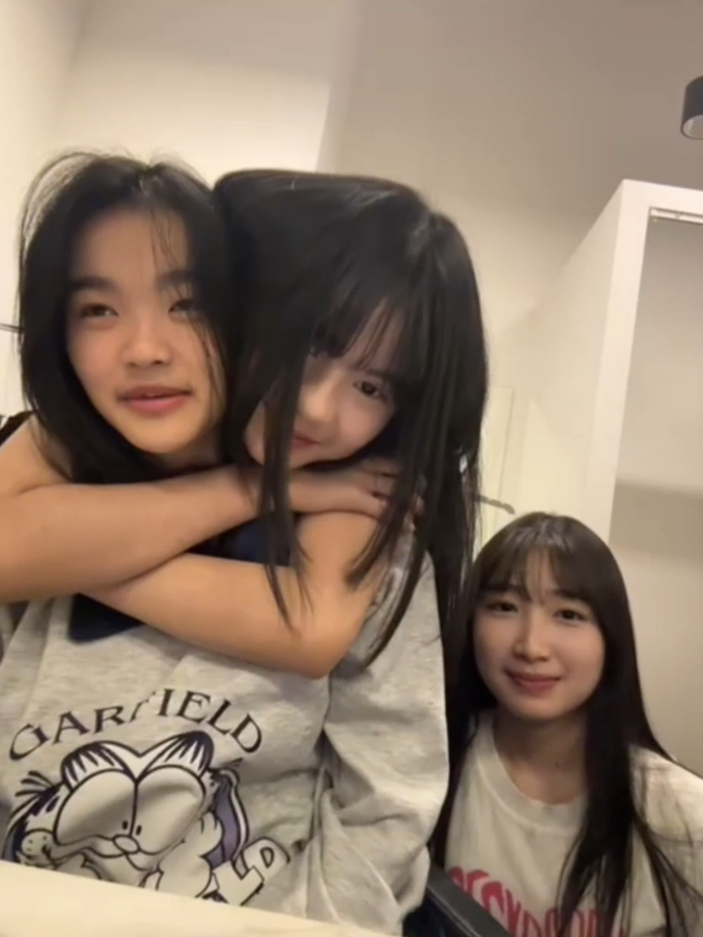 erine ketempelan 😅 #jkt48 #erinejkt48 #trishajkt48 #levijkt48 