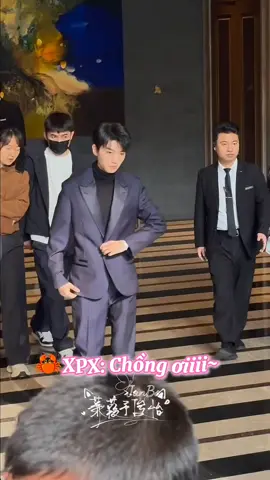 Pov: Hôm nay là đám cưới của tôi và Vương Tuấn Khải đó~🤵👰💐 (Anh Khải xuất hiện có một buổi mà tui muốn gả cho Ảnh ×921 lần, qua giờ đang suy nghĩ ba họ Vương thì nên đặt tên con là gì cho nó chất đây..? M.n thông cảm cho cổ nha cổ tới tuổi gia đình hối lấy chồng rồi mà chồng cổ muốn lấy chỉ có mỗi mình Vương Tuấn Khải thôi 🤣)#王俊凯 #vuongtuankhai #KarryWang #junbo921 #fyp 