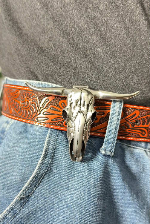 How do you like the bull?#bull#westernstyle #belt#edcgear #westernfashion 