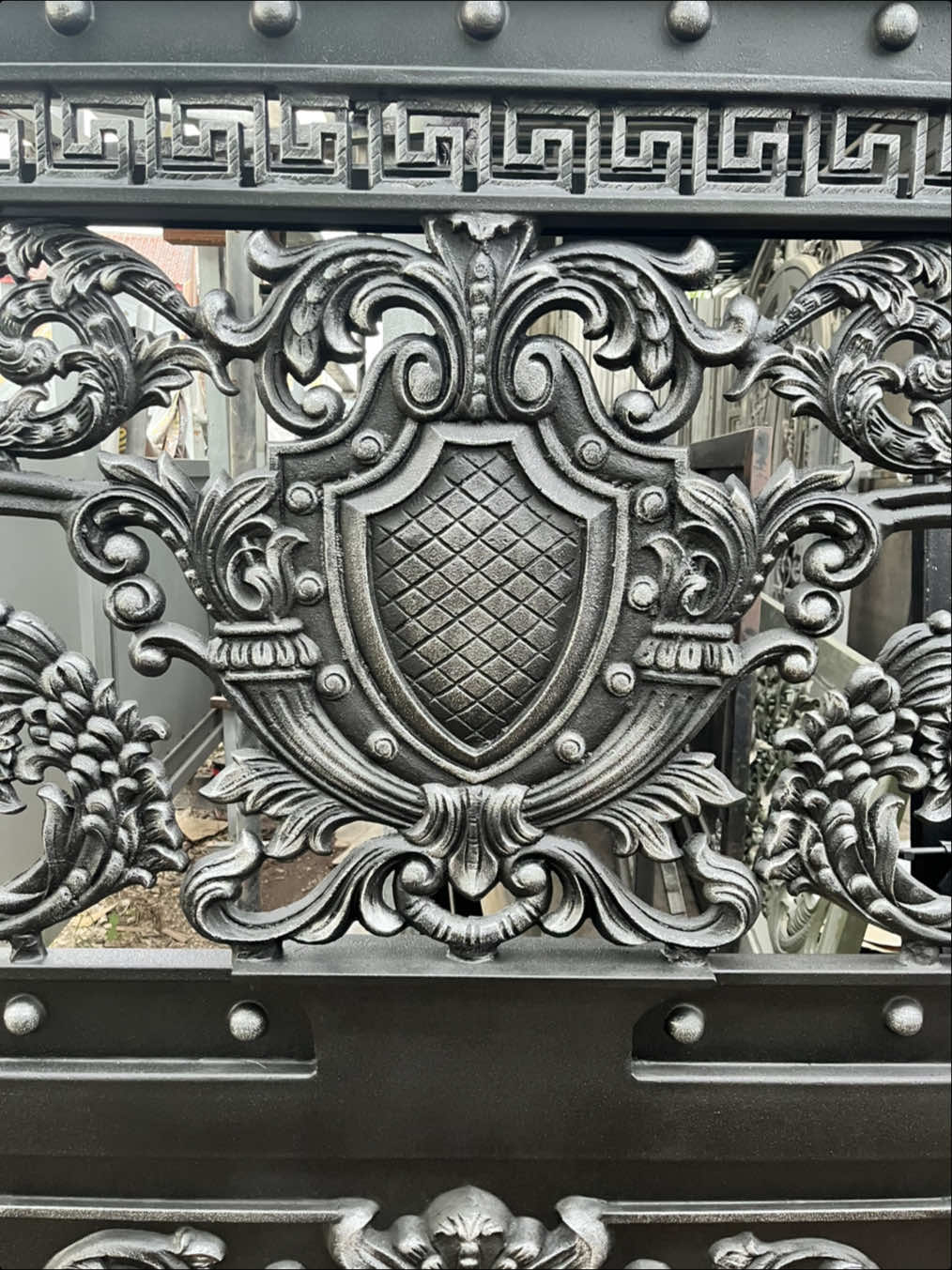 Siap meluncur ke tuan nya bp @Suroto MM. Trima kasih sdh mempercayakan pas kami  Minat hub WA 087770253873 𝐊𝐑𝐄𝐀𝐒𝐈 𝐈𝐌𝐀𝐍 𝐉𝐀𝐘𝐀   Mengerjakan pintu pagar klasik modern Workshop :  PEMALANG Jl SEROJA , Beji, Taman, Kab,Pemalang,  #pagarmewah #rumahklasikmodern #kreasiimanjaya #pagarrumahklasik #CapCut 