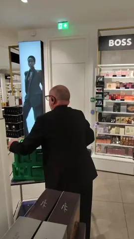 DXB Parfumerie beter dan Douglas!                                 #parfum #voorjou #vj #viraal #douglas @Rouand YT 