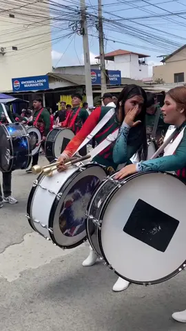 PAU Y ANAHÍ BELLAS BOMBONERAS ECUATORIANAS VIRALES #desfile #Eliana #BAILE #SHOTS #PARATI 