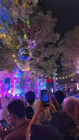 konser ziva magnolya di central park mall.. rame banget membludak..apalagi ada kembang apinya..🔥 sayangnya internet eror🥺🥺 met malam🙋‍♂️🙋‍♂️ #citylightsjakarta #centralparkmall #citylightvibes #foryoupage #fyp 
