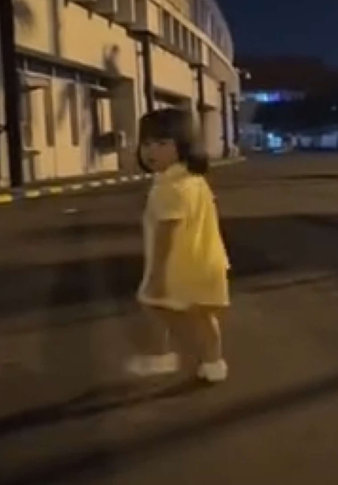 Senengnyaaa incess jemput Mama Gigi & Kk Ajja di bandara 🥰❤️ #lily #princesslily #ranaima #raffinagita1717 #masyaallahtabarakkallah 