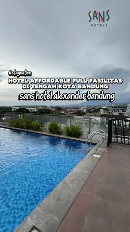 hotel budget premium super nyaman nginepnya di sans alexander bandung . booking lewat aplikasi reddoorz dan masukan kode voucher 