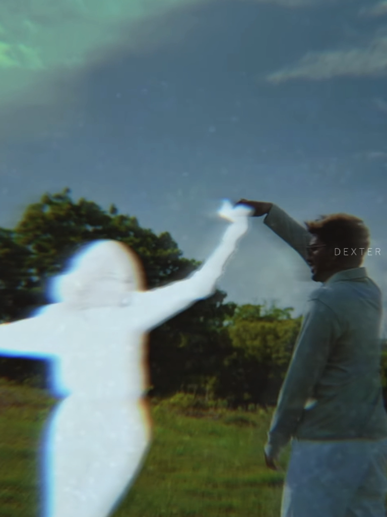 ආදරේ කරන මිනිස්සු ලඟ නැති උනාම ගොළු හදවත් පවා විලාප දෙනවා 🤍