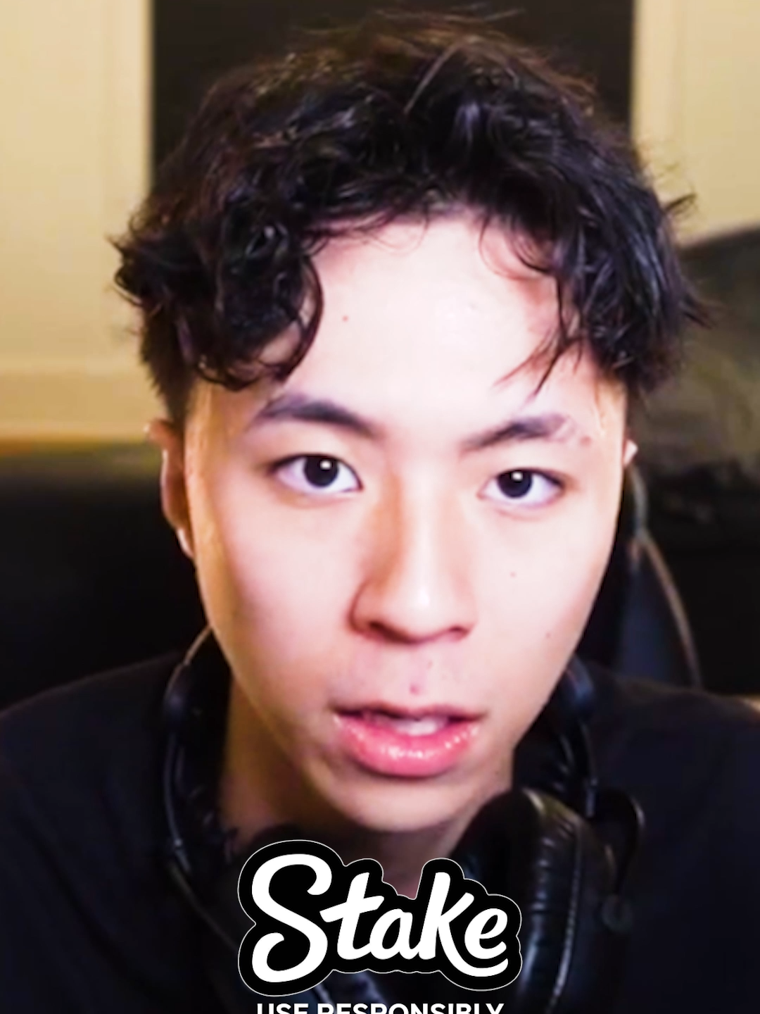 Ray starts defending his English after chat keeps correcting him 😂#ray #agent00 #reggie #kaicenat #fanum #tota #dezz #tylilshow #dukedennis