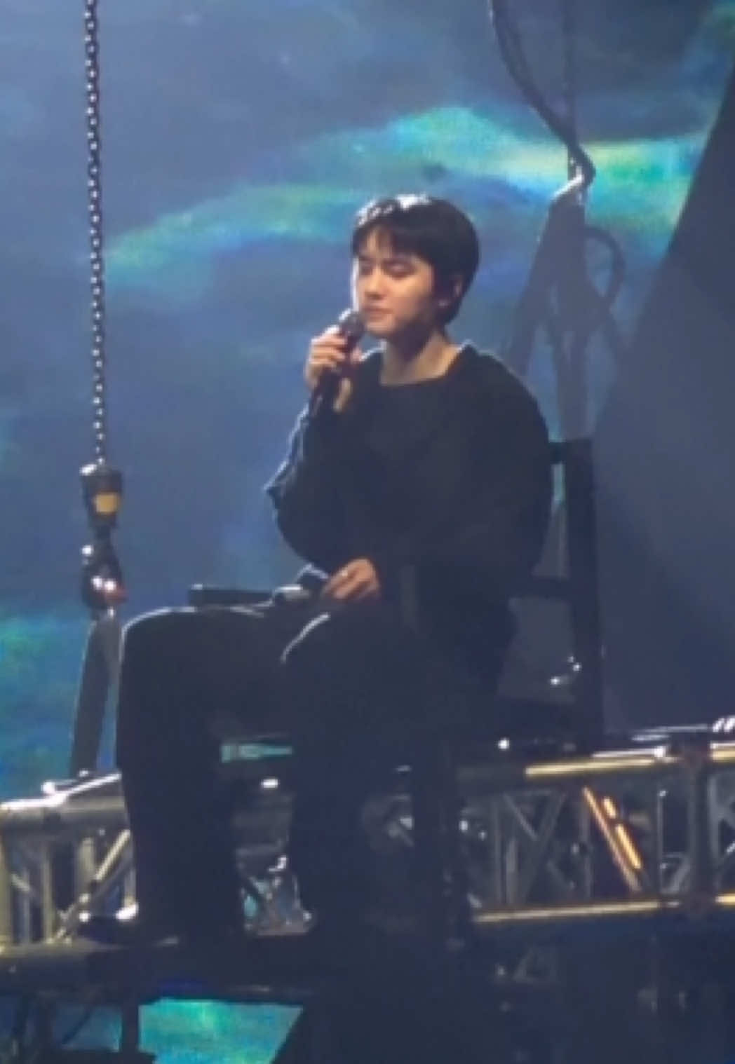 Please wear your earphones, you’ll thank me later 🎧 trust me! 🤭💗 suara #kyungsoo + live band = merinding sebadan-badan 🥹 #DOHKYUNGSOO #도경수 #fypシ゚ #xybca 