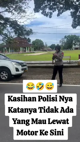 GK ADA YANG LEWAT MOTOR JUGA GIMANA MAU RAZIA ZEBRA 