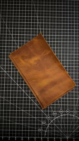 АСМР — робота із шкірою нашими інструментами. #leatherwork #carving #HandmadeWork #woodworking 