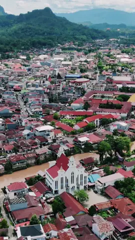 Gereja Toraja jemaat Malango’ #dronetoraja #fyp #gerejatoraja #rantepao 