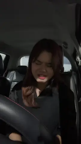 Memang lagu ni sesakit itu eh, ke hati korang yang lebih sakit? 