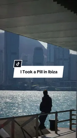 生锈的感情又逢下雨天。 Tình cảm vốn đã hoen gỉ lại gặp phải một ngày mưa.#tdzzzz #CapCut 