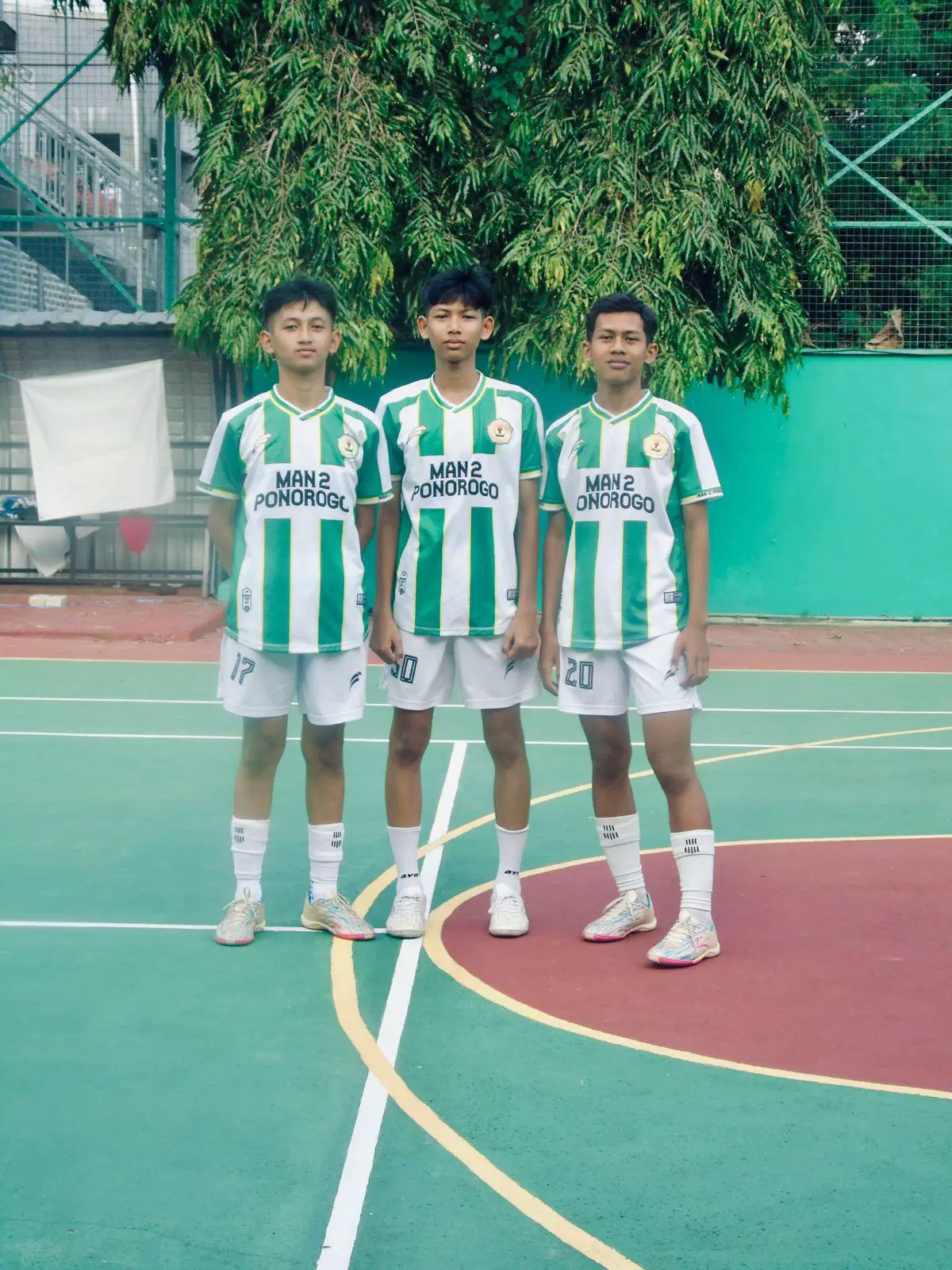 hidup di jalan masing”✌🏽✌🏽#ponorogo24jam #ub #mandapo #smada@bukankucing 