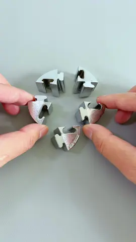 How to form a circle using five infinitely looping fragments?#puzzle #iqtest 