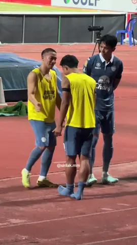 ทำไมน้องดื้อ ทำไมน้องไม่ใส่รองเท้า น้องดีใจ เราก็ดีใจจจจจ  #banksuphanat #BuriramUnited #suphanat #แบงค์ศุภณัฏฐ์ #ศุภณัฏฐ์เหมือนตา 🫶🏼🤣🥷🏻⚡️