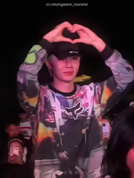 tiba2 dunia jadi milik mereka berdua 🫠💗 #zeenunew #zeepruk #nunew #zonzon #BEACHBOYS2025xNuNew