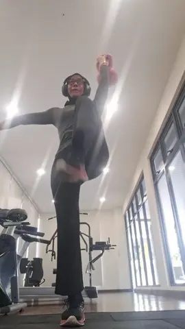 #sejenisniza #kettlebellworkout #feelingblessedneverstressed #changeishardatfirst #gorgeousattheend 