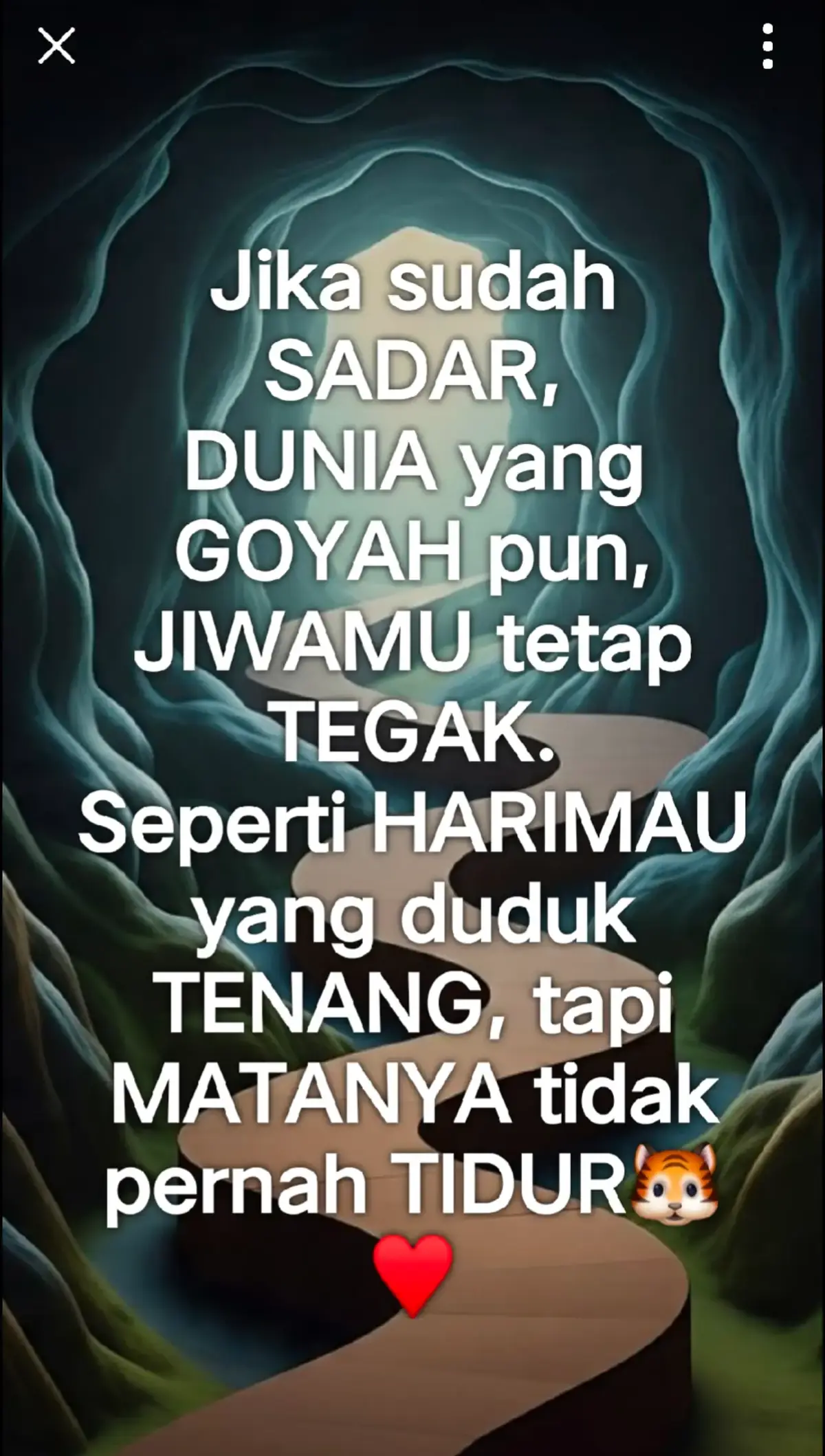 --- 5. ELING, MINANGKA SITUPANCANG Eling kuwi tombok paling kuat. Tanpa eling, wong kuwi dadi boneka gedhe sing mlaku nanging hampa. Nanging yen wis eling… dunia sing goyah, jiwamu tetep mapak. Koyo harimau sing linggih anteng, nanging mripate ora tau turu. --- Terjemahan Bahasa Indonesia 5. INGAT, SEBAGAI PENENTU HIDUP Ingat adalah tombak paling kuat. Tanpa kesadaran, seseorang menjadi boneka besar yang berjalan tapi kosong. Namun jika sudah sadar… dunia yang goyah pun, jiwamu tetap tegak. Seperti harimau yang duduk tenang, tapi matanya tidak pernah tidur. --- Makna Substansi Lengkap 1. ELING = KESADARAN PENUH Kesadaran diri dan lingkungan sebagai senjata utama dalam hidup. Tanpa eling, seseorang berjalan tapi hampa, seperti boneka yang dikendalikan oleh kekuatan luar atau ego. 2. DUNIA GOYAH VS JIWA TEGAK Kehidupan penuh ketidakpastian tidak bisa menghancurkan seseorang yang sadar. Jiwa yang eling tetap stabil, selaras dengan pusat batin (pancer). 3. SIMBOL HARIMAU Harimau duduk tenang = ketenangan batin. Mata yang tidak tidur = waspada, tetap mengawasi dan menyadari semua hal. --- Makna Substansi Versi Gen Z ELING = mode “awake & aware” on 24/7. Tanpa eling, lo cuma jalan-jalan di hidup kaya NPC, nggak ngerti apa yang sebenernya penting. Kalo eling, lo tetep chill, tetep stand-up meski chaos dunia, tapi tetep eyes wide open. Kaya harimau yang duduk santai tapi radar-nya nggak pernah off—lo move dengan vibe tapi tetap sadar. --- #foryoupage #viralvideo #fypシ゚viral #fyp #fypage 