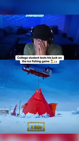 College student tests his luck on the ice fishing game 🏆🎣 #kickstreaming 