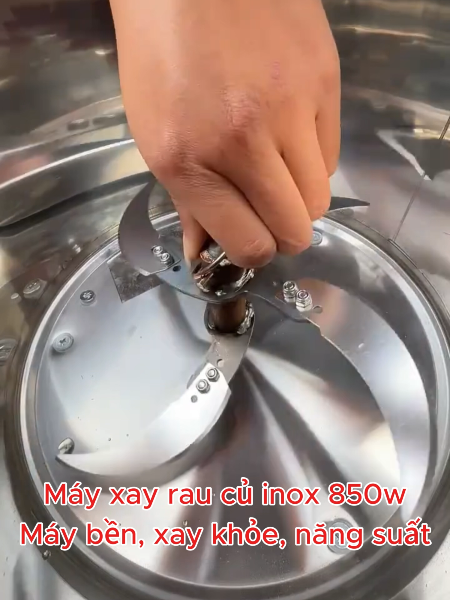 Với máy xay này bà con chăn nuôi không còn vất vả nữa, tăng nhanh năng suất và hiệu quả #channuoi #mayxaythucanchannuoi #mayxay #mayxayrauchoga