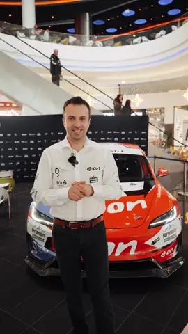 🌞 Bună dimineața, Ploiești! Am ajuns la Shopping City Ploiesti și ne pregătim să începem un weekend electrizant! ⚡️ Astăzi vă aștept la cursul de conducere defensivă — discutăm tehnici esențiale, răspund la întrebări și stăm la Meet & Greet. 🙌 Ne vedem în mall! #dominicmarcu #fy #ploiesti 