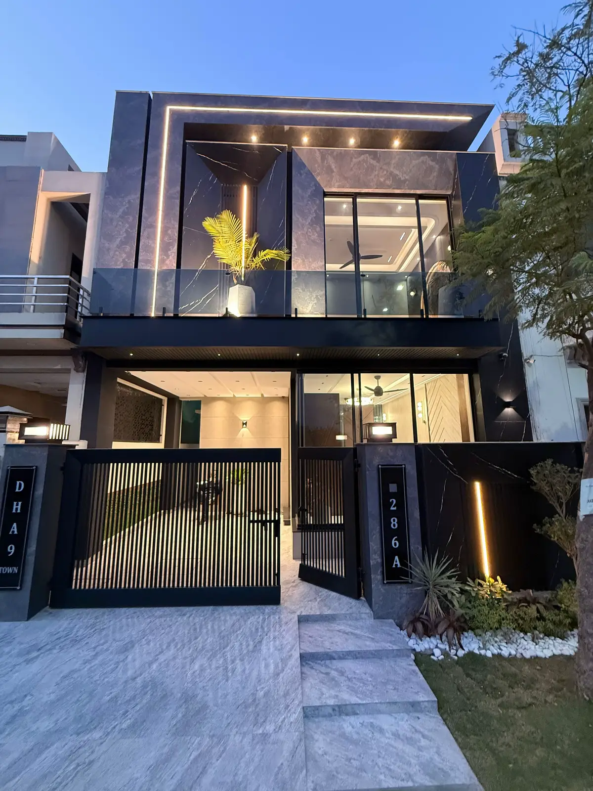 🏡 Ultra Modern 5 Marla Designer House – Lahore ✨ Experience luxury living with: ✅ 3 Spacious Bedrooms ✅ 2 Stylish TV Lounges ✅ Attached Modern Baths ✅ Near Parks & Top Malls 📍 Prime Location – Elegant & Contemporary Design! Live the lifestyle you deserve 💎 #5MarlaHouse #LuxuryLiving #LahoreRealEstate #DesignerHome #UltraModernHouse          