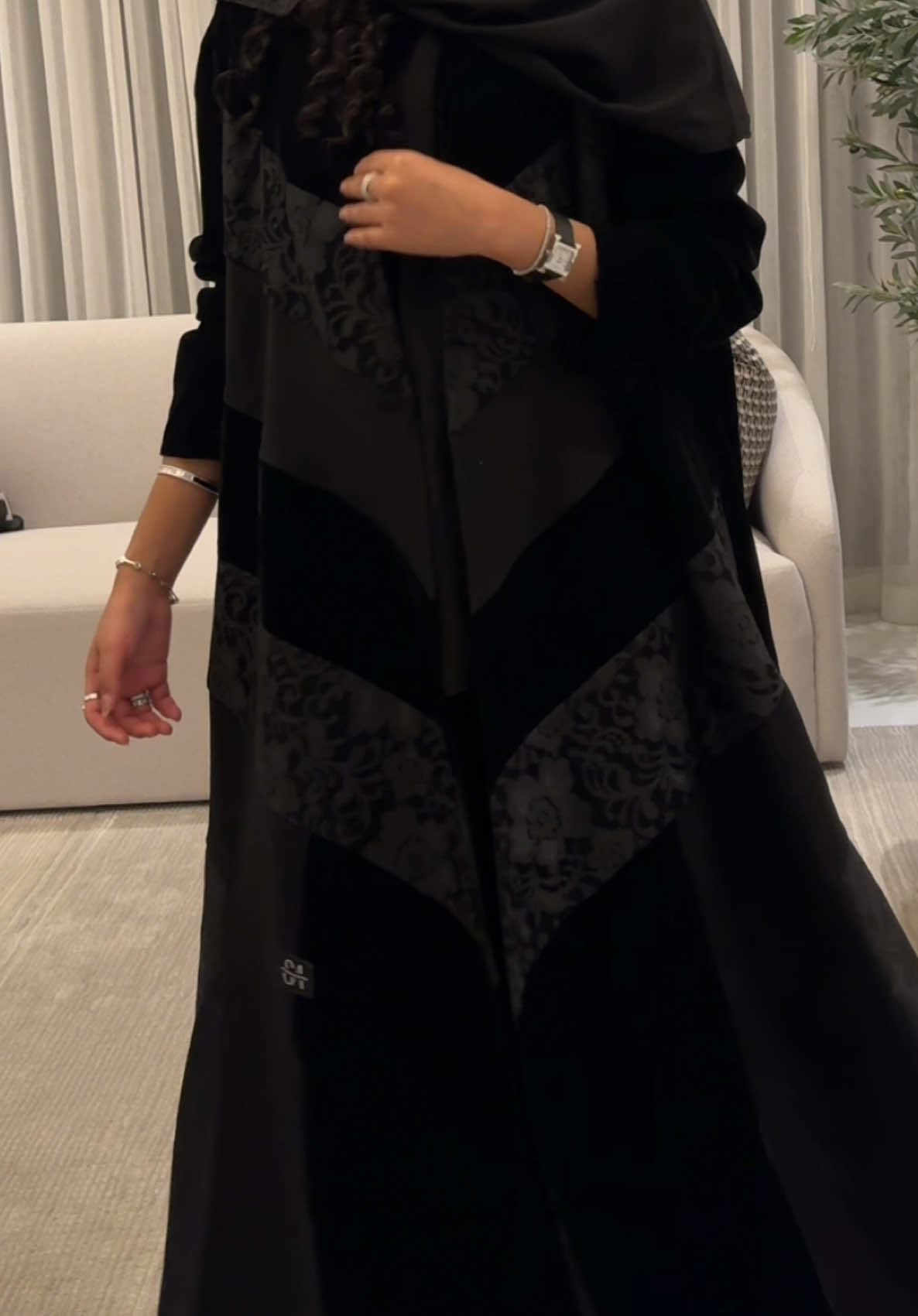 S153 🤍 متوفرة الان بالموقع 😍 #fyp #اكسبلورر #عباية #riyadh #CapCut 