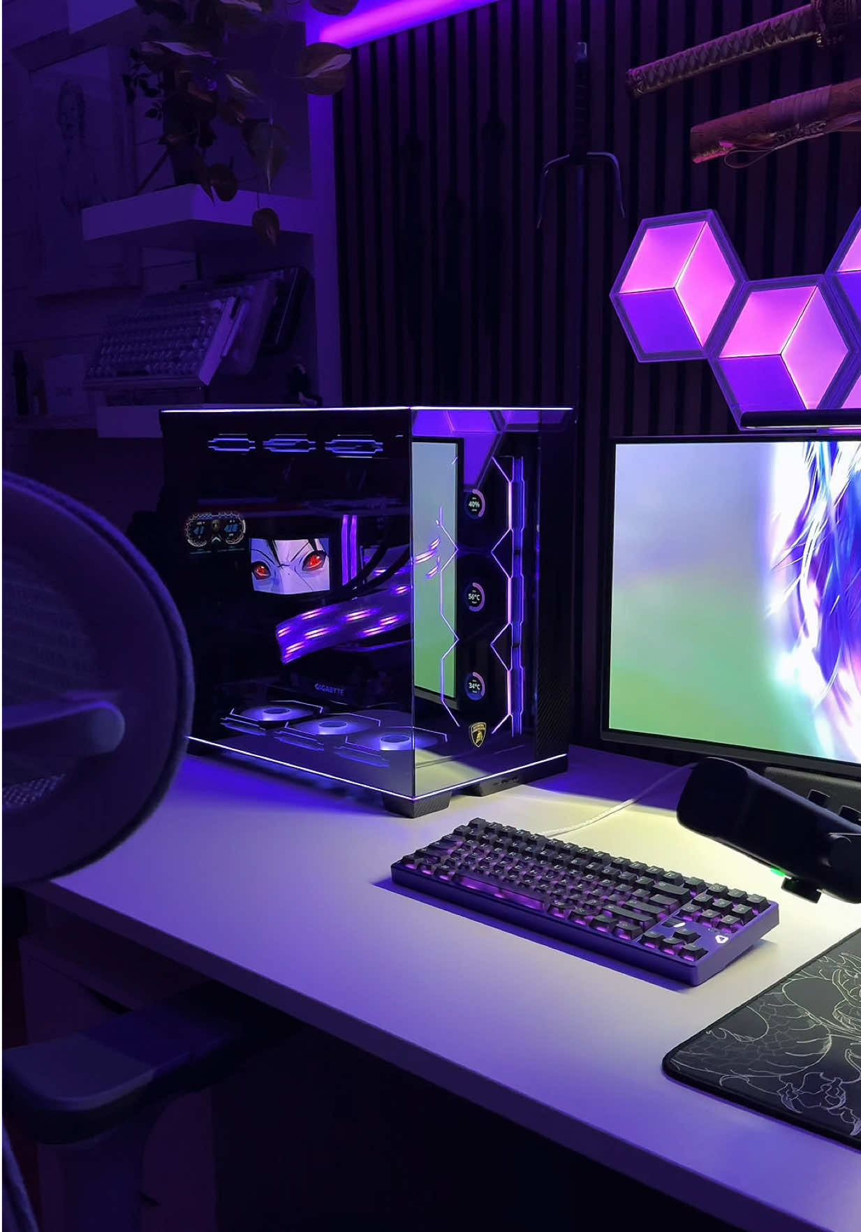 Happy weekend everyone! Actually really loving how my Lamborghini pc looks in my white desk setup!😍 #setupinspiration #desksetup #dreamsetup #dreampc #setupgaming 