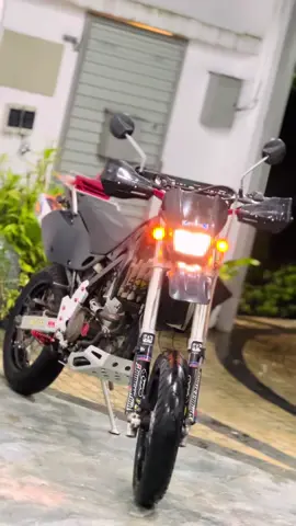 මෙව මගෙන් විතරයි  ටොප්ම එව ලක්ශ 10ට අඩුවෙන් 🧀🍃 #hilightseveryonefollowers2025 #hilightseveryonefollowerseelsfypシ゚viralvideo #froyoupage #hilightseveryonefollowers #trending 