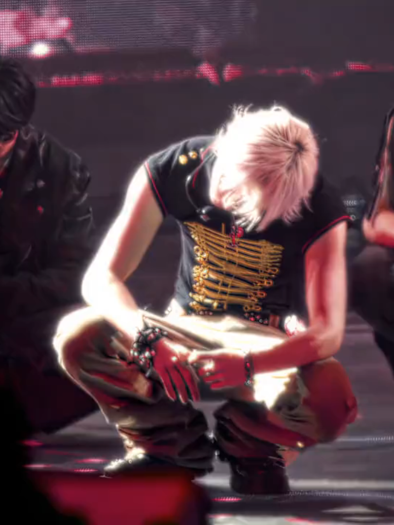 This don't came out like i wanted but it took so long to render so i'm still posting it. This fancam is everything oomg #andteam #nicholas #andteam_nicholas #lunatic#wangyixiang  She twerking Edit Nicholas~ ib- Worthase