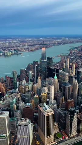 Downtown Manhattan 📍 #flynyon #nyc #newyorkcity #helicopter 