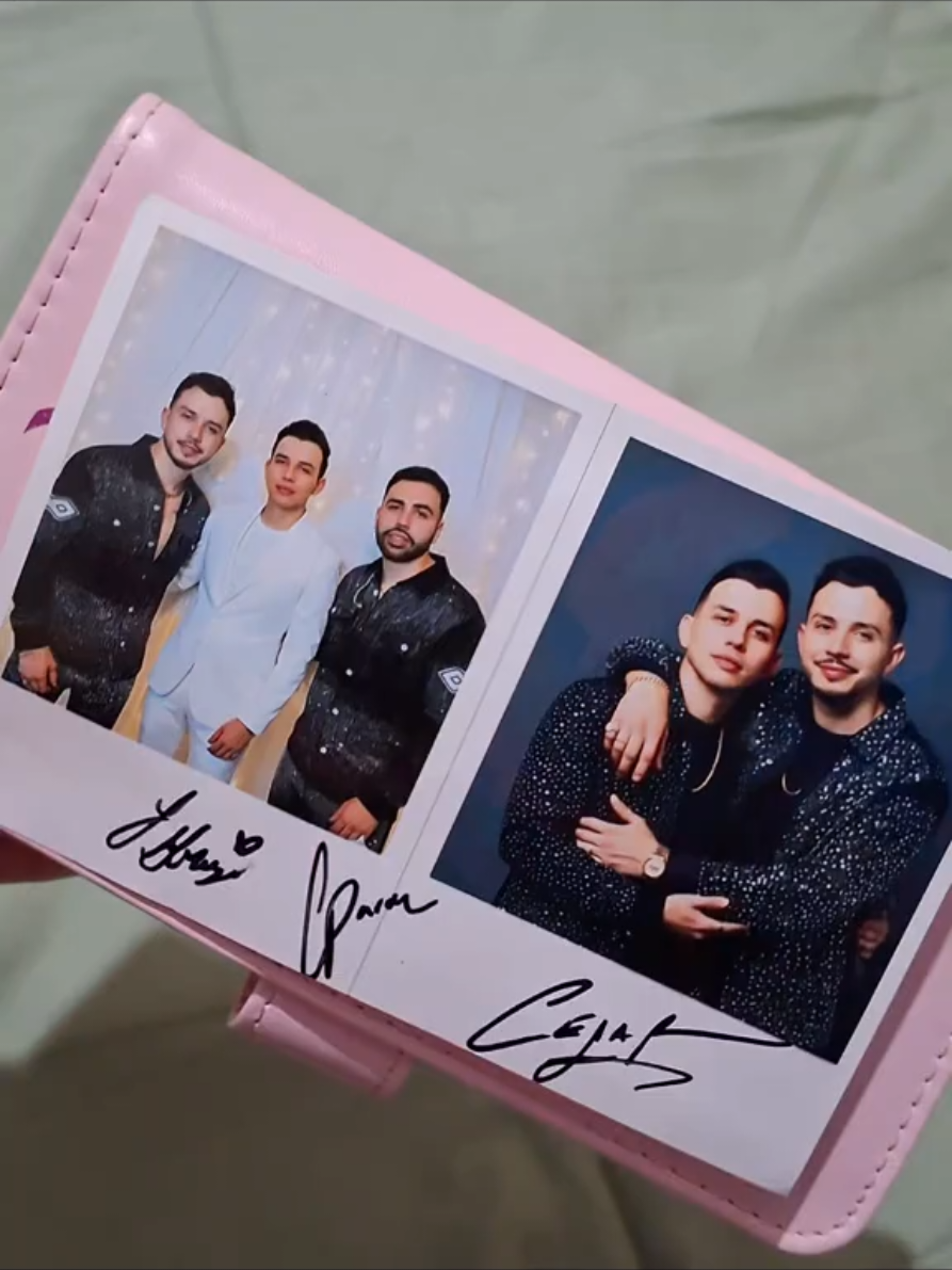 Se logró ver a los Plebes y que autógrafiaran la foto🥺❤️‍🩹#losparras❤️ #cesarparra🥰❤️ #cristhianparra #carlosparra🕊️ #tepicnayarit @cesar_losparras @Carlos Parra 