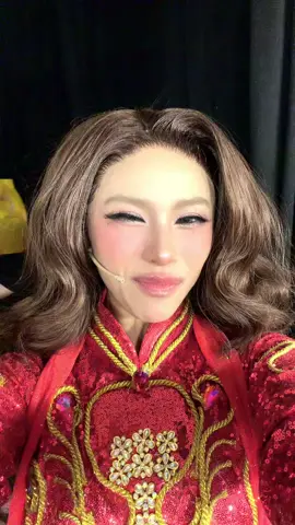 Sayy hellooooooo #NgocPhuoc #teetalents #missuniverse 