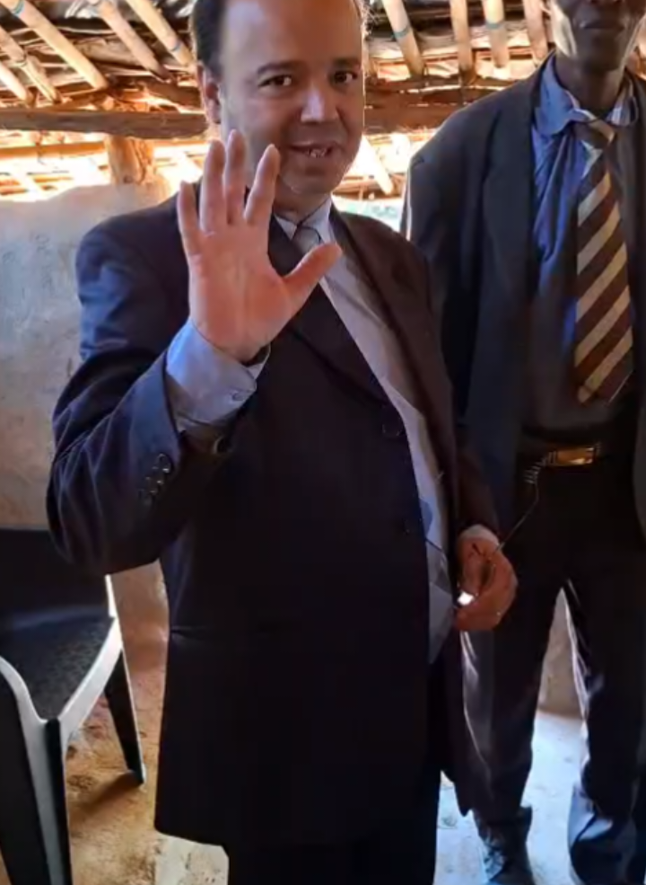 Cooperador anda 100 km para participar de um culto  #templo #musica #mocambique #viagem #africa 