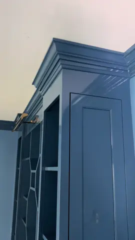 Gloss boss  • • • #customcabinets #woodworking #DIY #satisfying #highgloss 