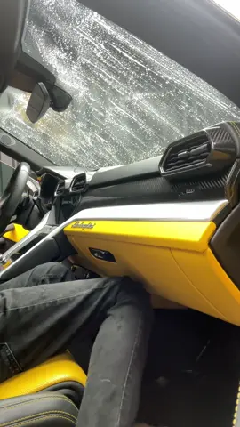 បិទយូវីពុកម៉ែបងប្អូនមានតម្រូវការចង់បិទអាចទំនាក់ទំនងមកខាងប្អូនបានបិទស្គុតការពារទឹកថ្នាំនិងប៉ូលាខូចធីងផងដែរ❤️🙏🏻❤️