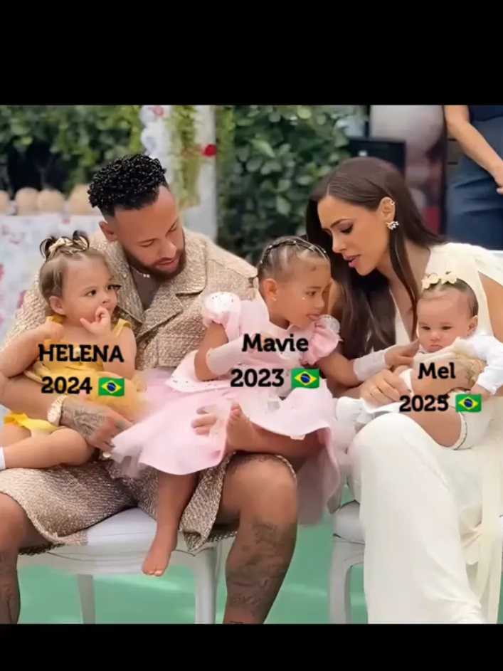 familia linda 💕💕💕 • • • • #neymar #brunabiancardi  #helena #mavie #mel 