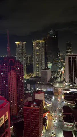 A breathtaking city night view from the 32nd floor 🌃✨ #citylights #nightvibes #nightlife #makati #fyp 