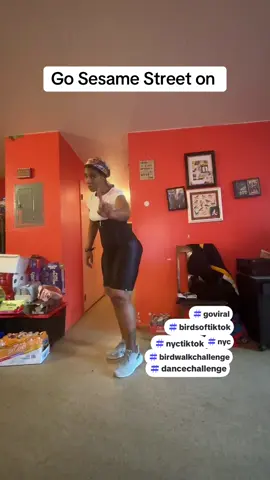 Make Pops stop 🐦 walking the whole NYC #fypシ゚viral #blowthisup #fyp #newcontentcreator #poplipsneighborhood 