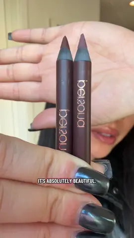 One for you and one for your bestie 💕🎁 #TiktokShopBlackFriday #TiktokShopCyberMonday #BestEyeliner #WaterproofEyeliner #PersonaCosmetics 