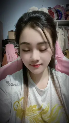 Tỉnh táo lên nào cô gái.🤣