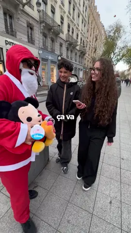 Et toi ça te dirait d’être ma fille et fils pendant 10 minutes ? Si t’as aimé la vidéo abonne-toi.#lanimale69100 #drole #argent #microtrottoir #papa 