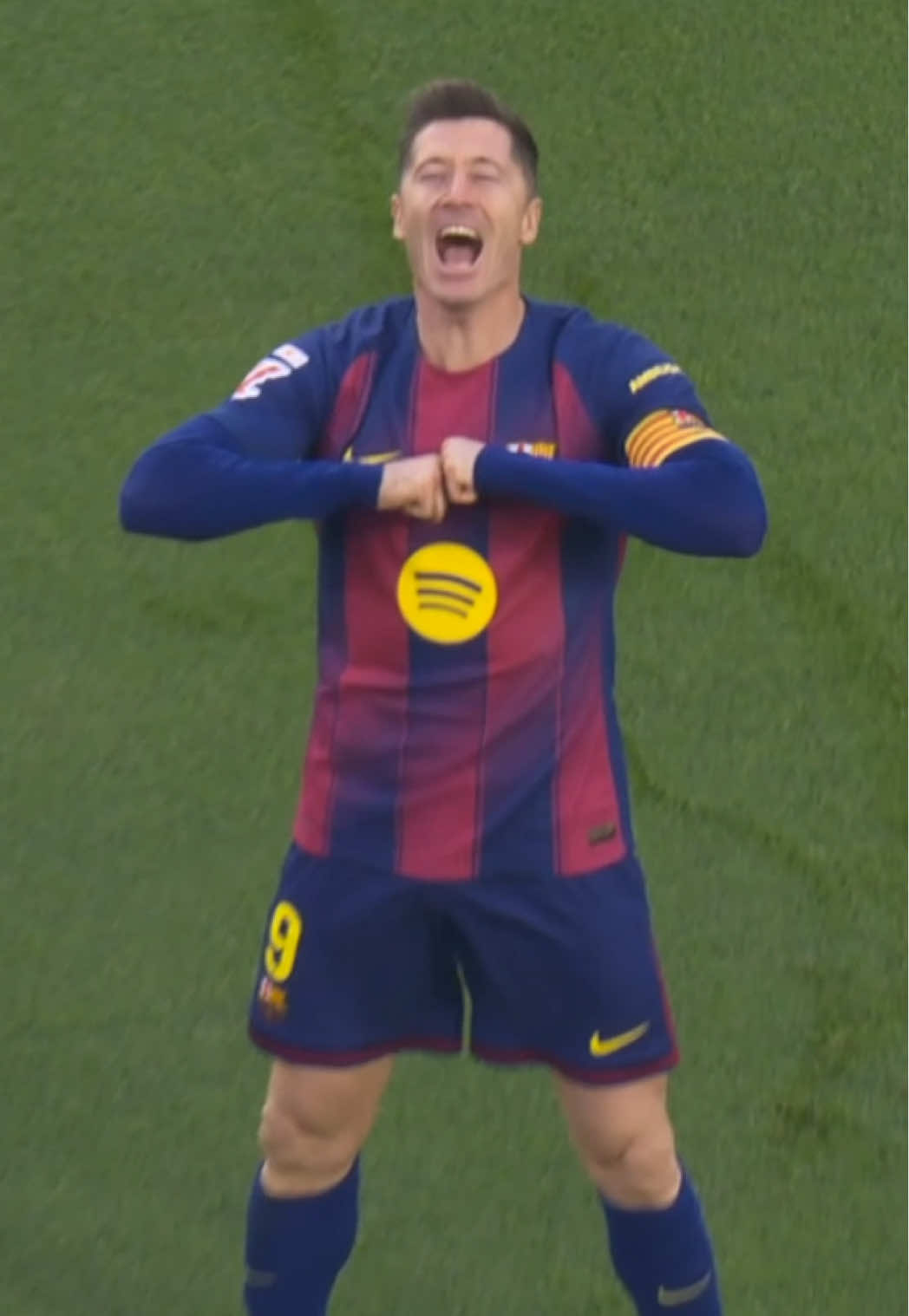 And the first goal at Spotify Camp Nou goes to... ROBERT LEWANDOWSKI!! #laligahighligts #fcbarcelona #lewandowski #goal