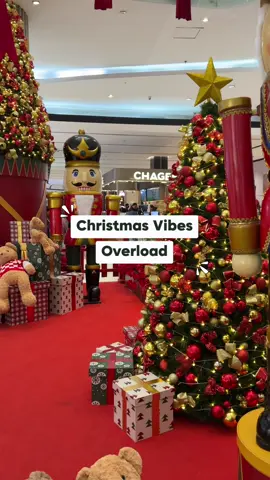 ga tau kenapa, mall tuh vibesnya beda banget klo udah mendekati natal gini. super love 🎄🎄 📍Atrium 1, Lippo Mall Puri