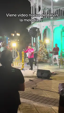 Adivinen el pueblo donde lo grabaron el video 