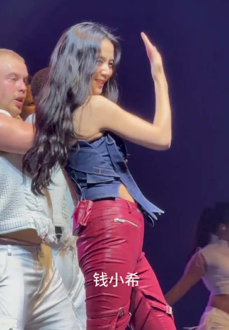 It hits me like an earthquake  #JISOO #JICHU #KIMJISOO #BLACKPINK_DEADLINE #DEADLINE_IN_BULACAN