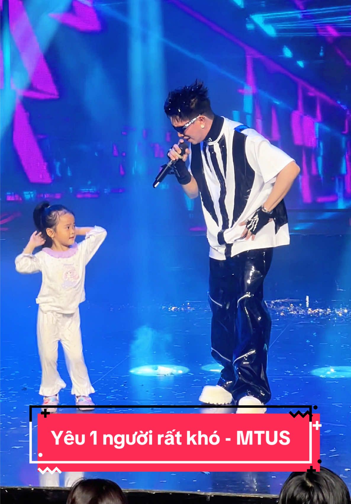 Yêu 1 người rất khó - MTUS và dàn dancer xịn #sgtt #lôtô #doanlotosaigontanthoi #tiktokgiaitri 